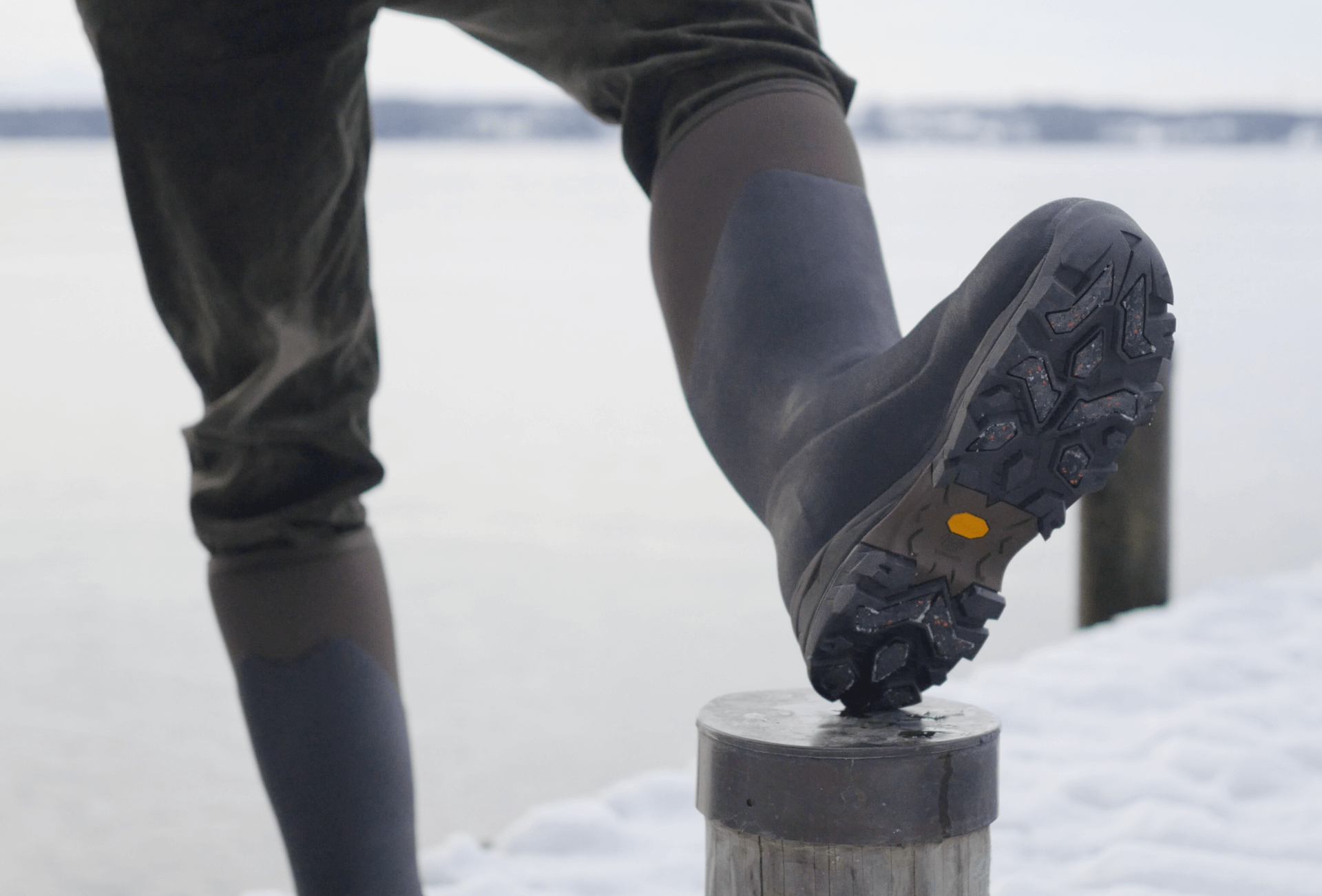 Die Muck Arctic Ice Boots kommen mit einer mehrere Zentimeter dicken Gummisohle mit Vibram-Profil